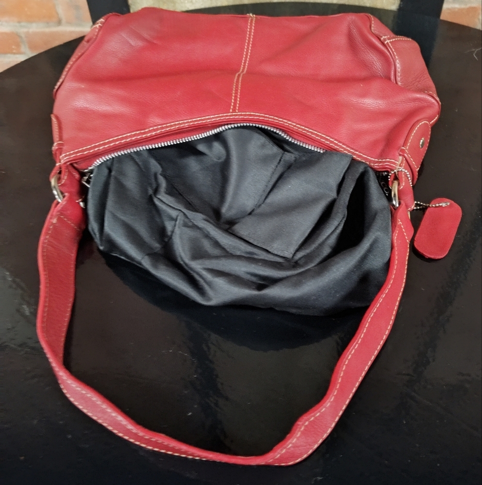 Liz & Co. | Classic Leather Shoulder Bag - Picture 5 of 8
